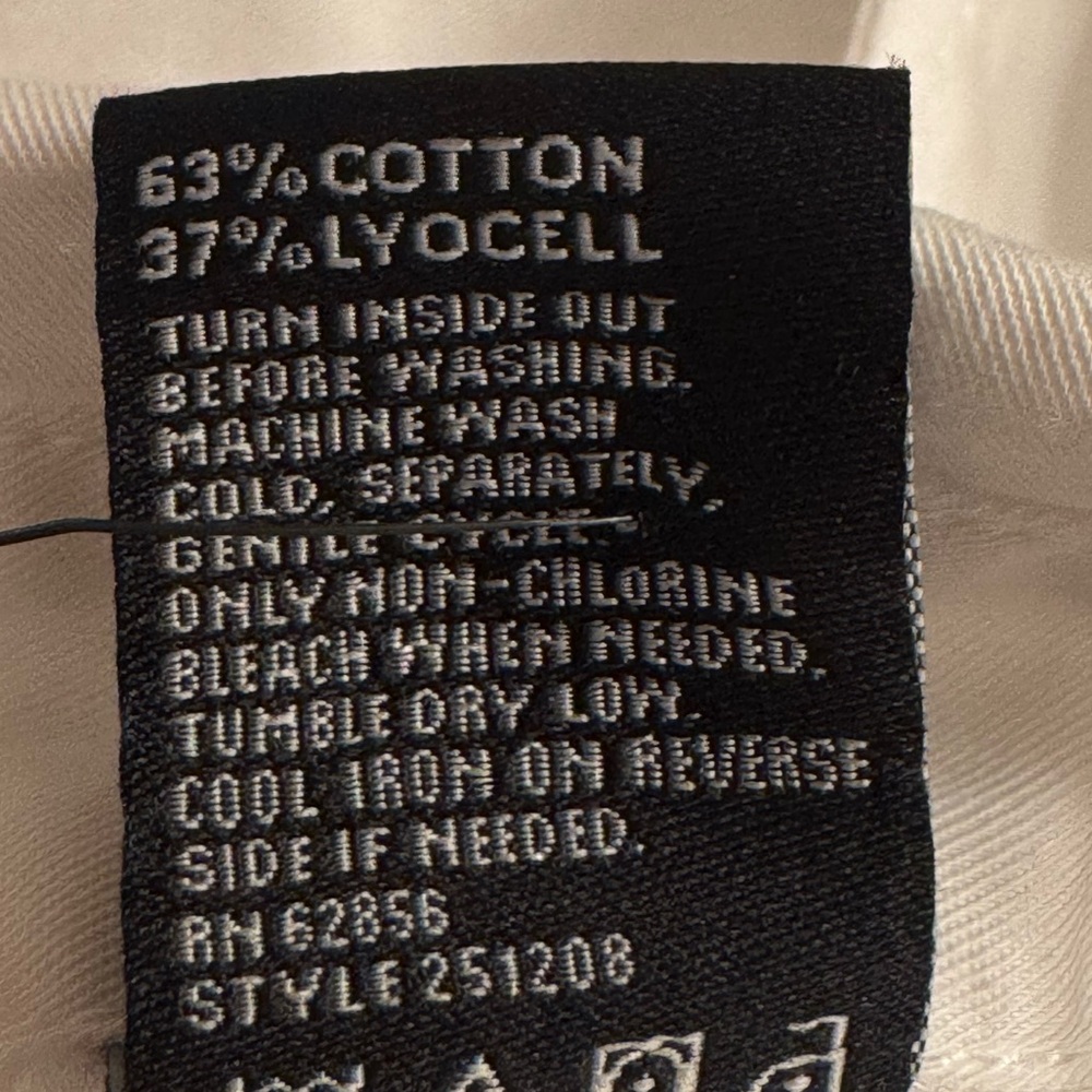 NWT Retail $69 HUE Long Sleeve Button Down Shirt - Picture 8 of 8